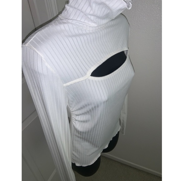 AQUA Keyhole Turtleneck Sweater –– NWT - Picture 7 of 12